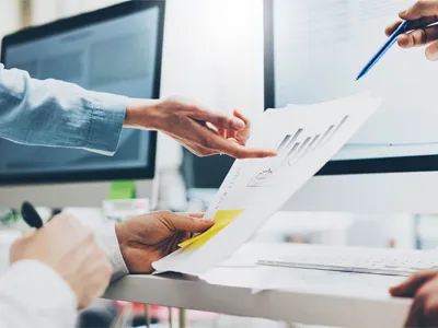 Často říkáme, že světlé, zvýrazněné, zářivě stříbrné jak rozlišit