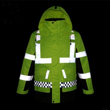 Reflexní bundy jsou stále populárnější