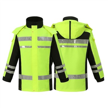 Bezpečnost v deštivých dnech - reflexní pláštěnka