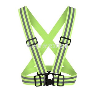 Upravený reflexní elastický pásek pro noční běh na koni