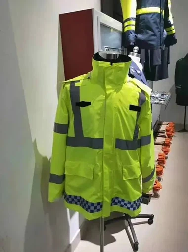 K čemu slouží bezpečnostní reflexní oděvy?